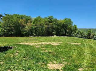 3961 Mountain Rd, Slatington, PA 18080