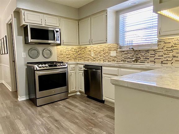 4th image of 20315 Landshire Dr