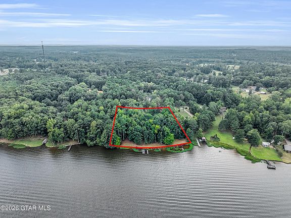 3rd image of Edgewood Dr