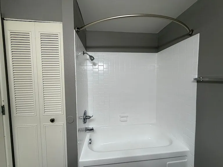 Orchard Park Apartments — Photo 10