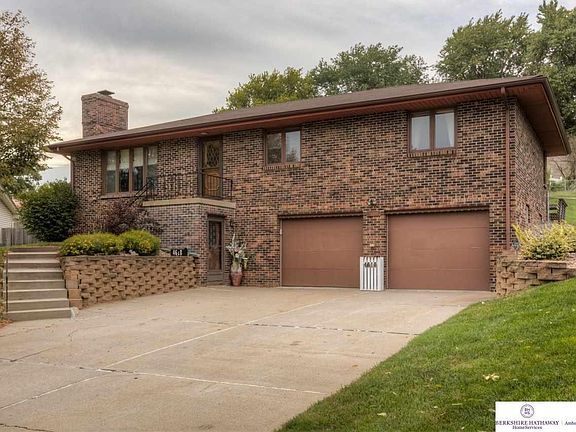 3rd image of 4618 Primrose Ln