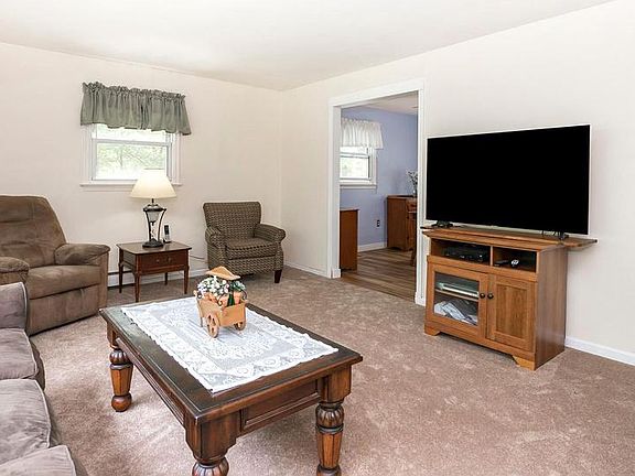 4th image of 103 Bradford Dr