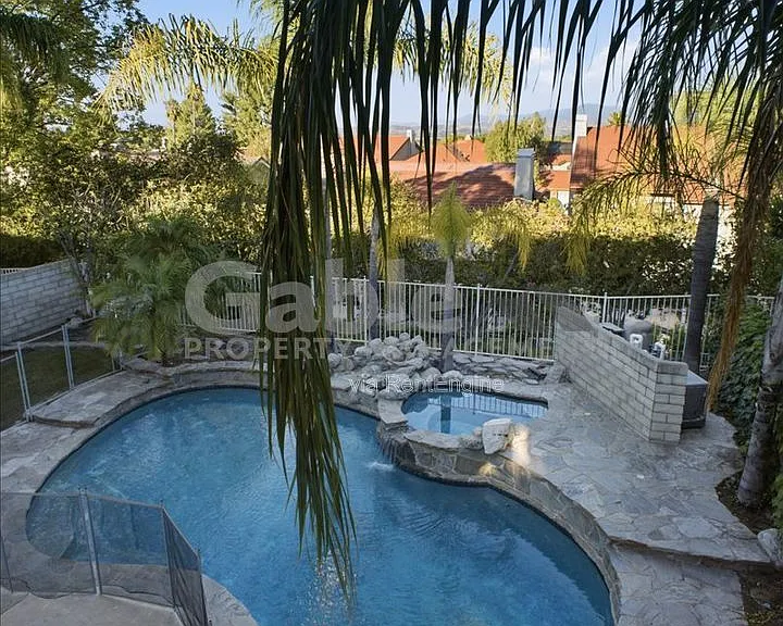 25344 Irving Ln — Photo 14