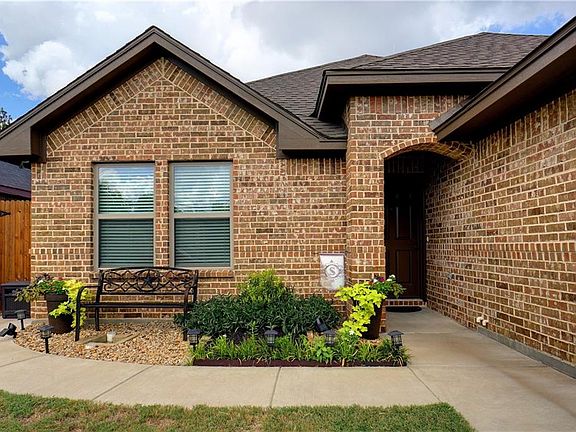 3rd image of 8208 Wyatt Dr