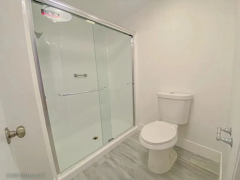 3239 Altura Ave #17 — Photo 11