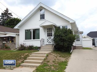 1408 Columbus St, Manitowoc, WI 54220