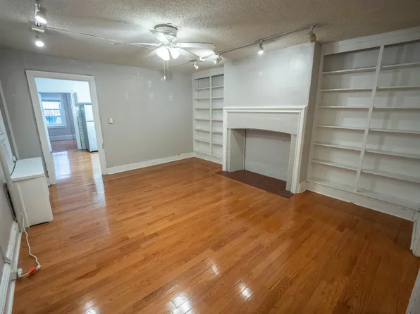 1433 Spruce St #1R, Philadelphia, PA 19102