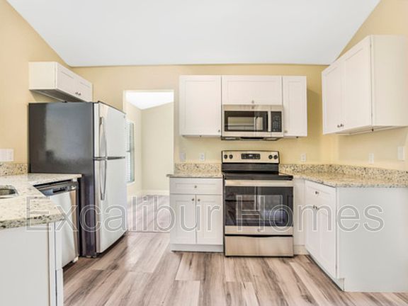 4th image of 5925 Lokey Dr