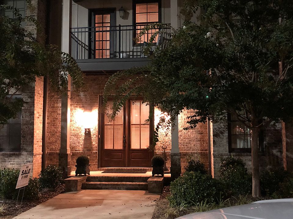 1st image of 723 22nd Ave