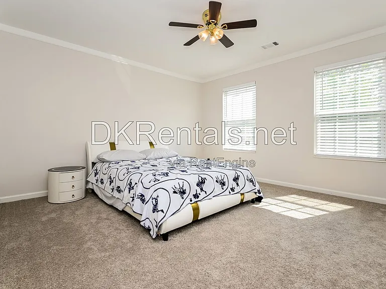 3926 Yosemite Park Ln — Photo 15