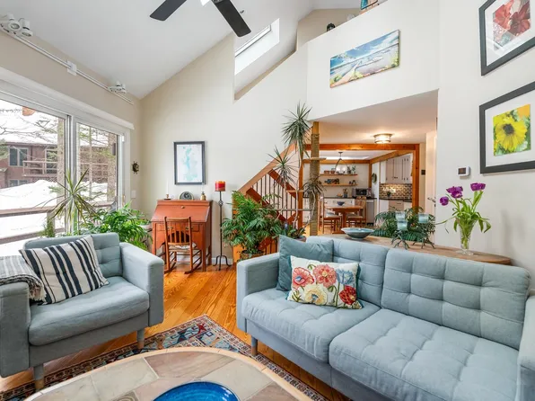 53 College Overlook, Grantham, NH 03753