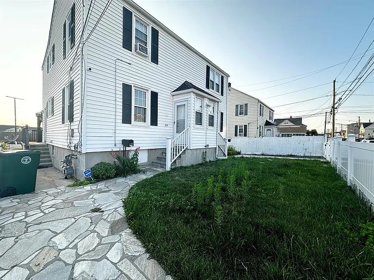 339 Thompson St #1 — Photo 8