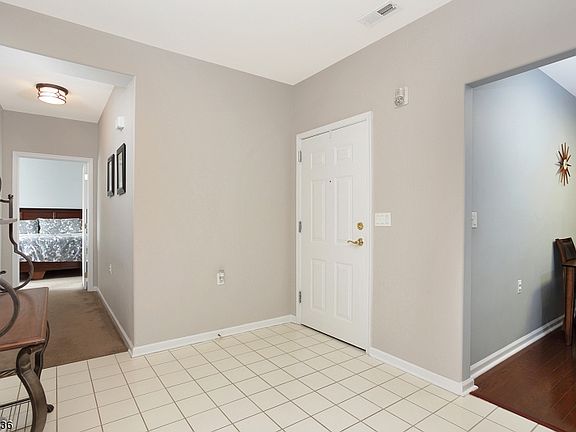 5th image of 2305 Neville Ct