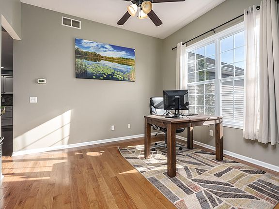 4th image of 2498 Starling Ave