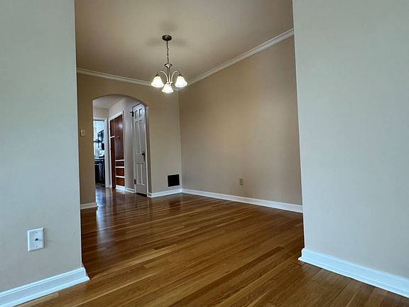 5th image of 802D Kenwick Rd