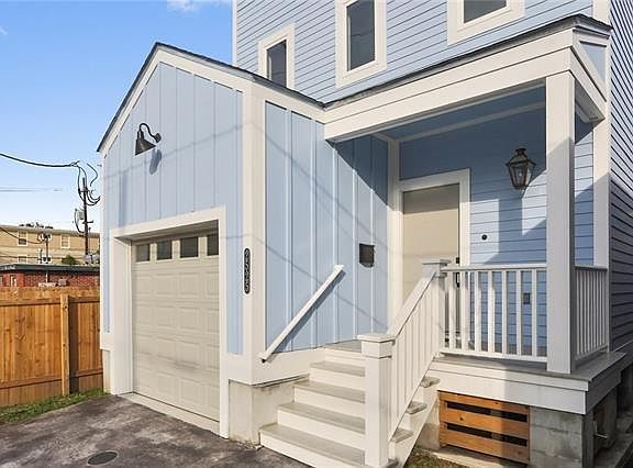 2nd image of 2525 Amelia St
