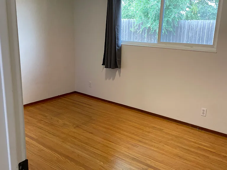 1301 Brookview Dr — Photo 16