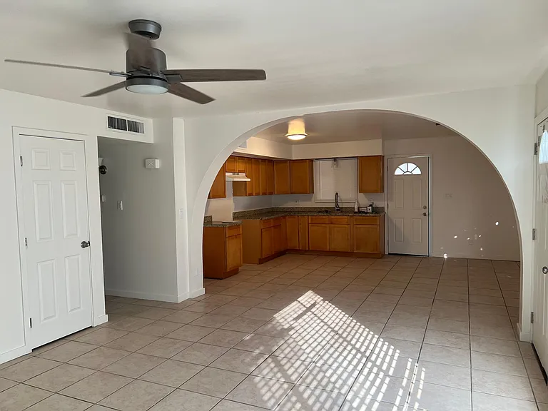 5418 W Windsor Ave — Photo 9
