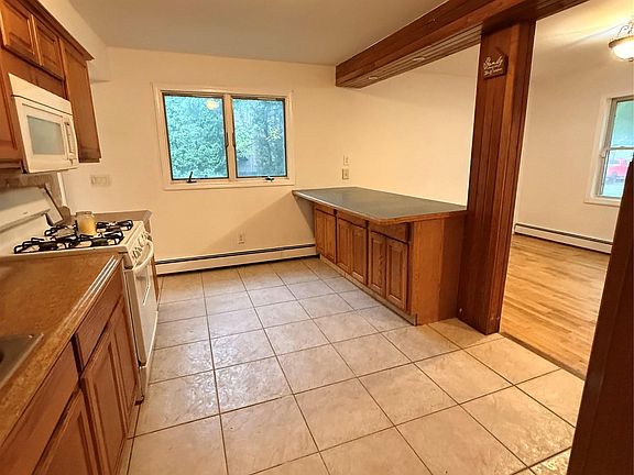 5th image of 13 Hampton Avenue