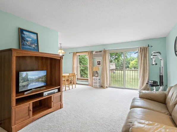 908 9th Ave S APT 6, Hopkins, MN 55343