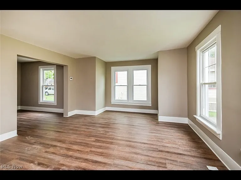 33 Adams St #35 — Photo 9