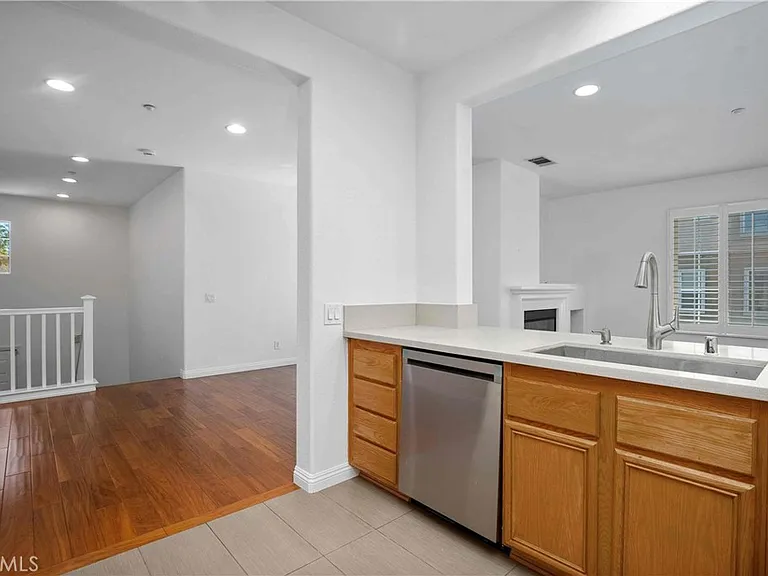 1216 McFadden Dr — Photo 8