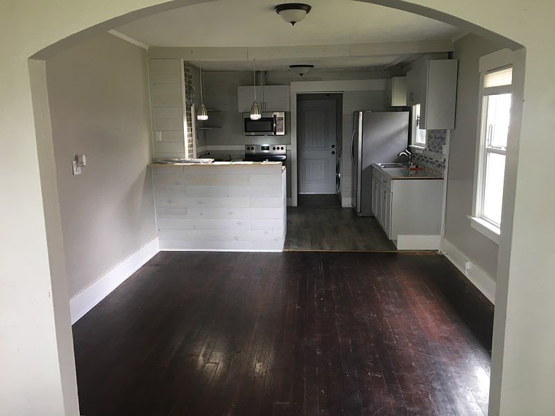 2nd image of 617 Oregon Way