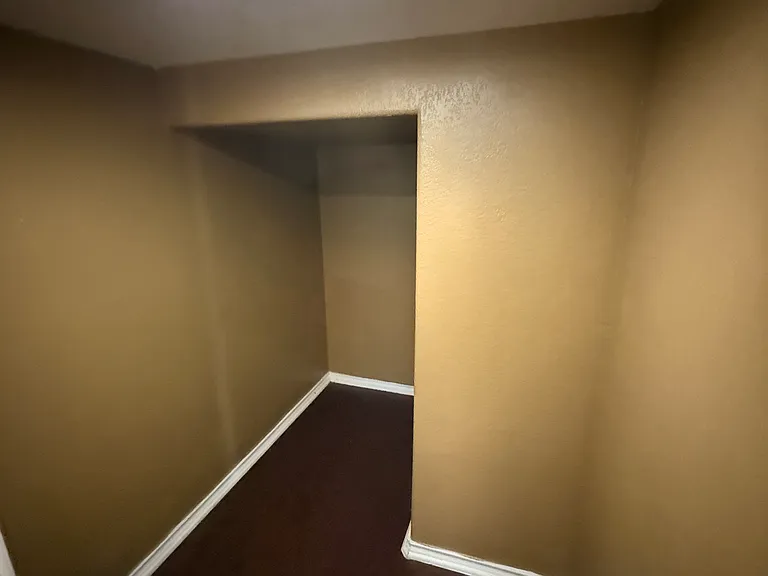 305 Leather Oak Loop — Photo 20