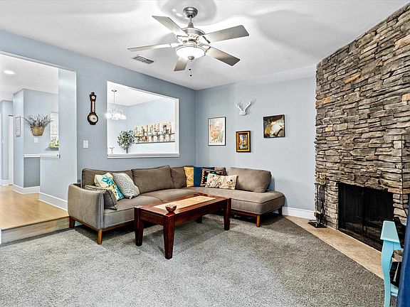 5th image of 1725 Beechwood Cir S