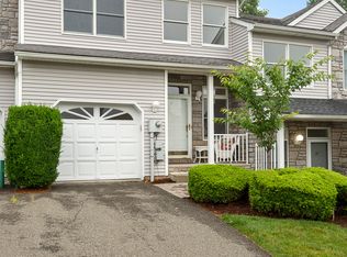 83 Springhill Dr, Morris Plains, NJ 07950