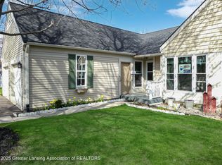 112 Blossom Dr, Portland, MI 48875