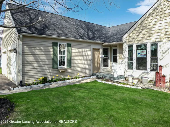 112 Blossom Dr, Portland, MI 48875