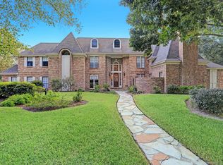 2211 Seven Maples Dr, Kingwood, TX 77345