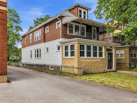 3rd image of 106 Jewett Ave