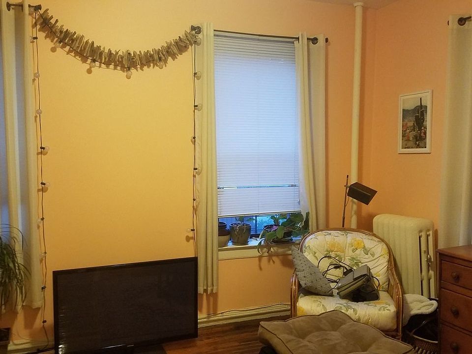 1st image of 2449 27th St APT 2