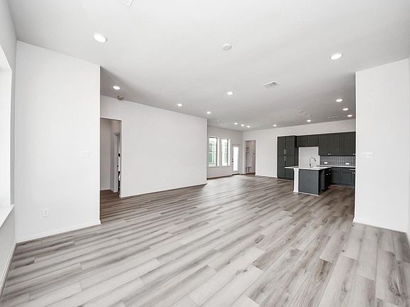 3rd image of 409 Legacy Point Dr #B
