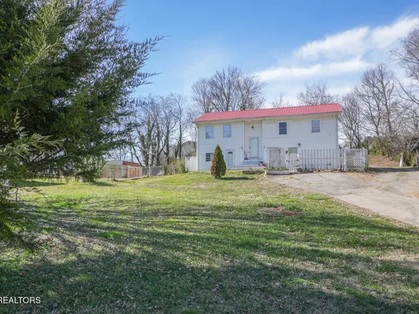 611 Black Forest Dr, Maryville, TN 37801