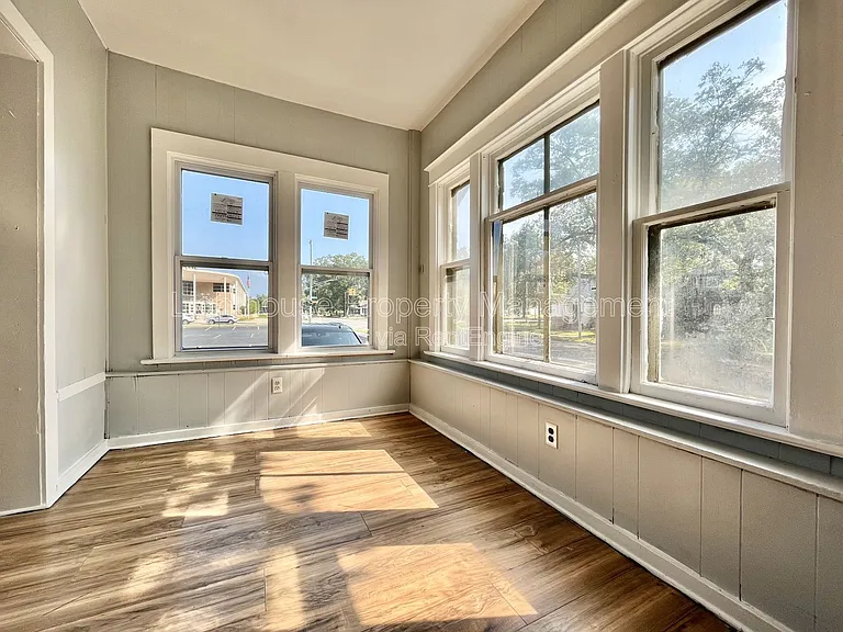 2513 Sanford St #1 — Photo 2