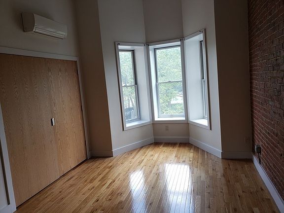 2nd image of 997A Lafayette Ave #3