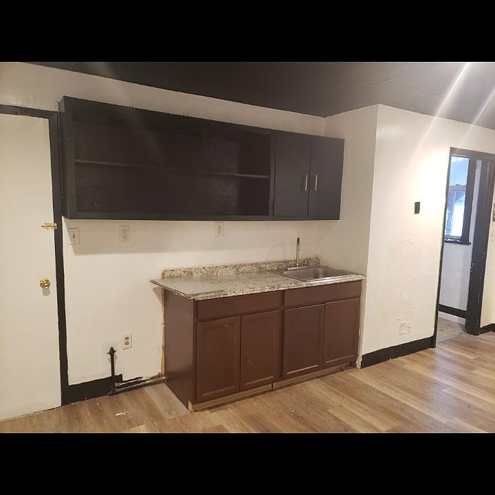 2nd image of 30 E Main St
