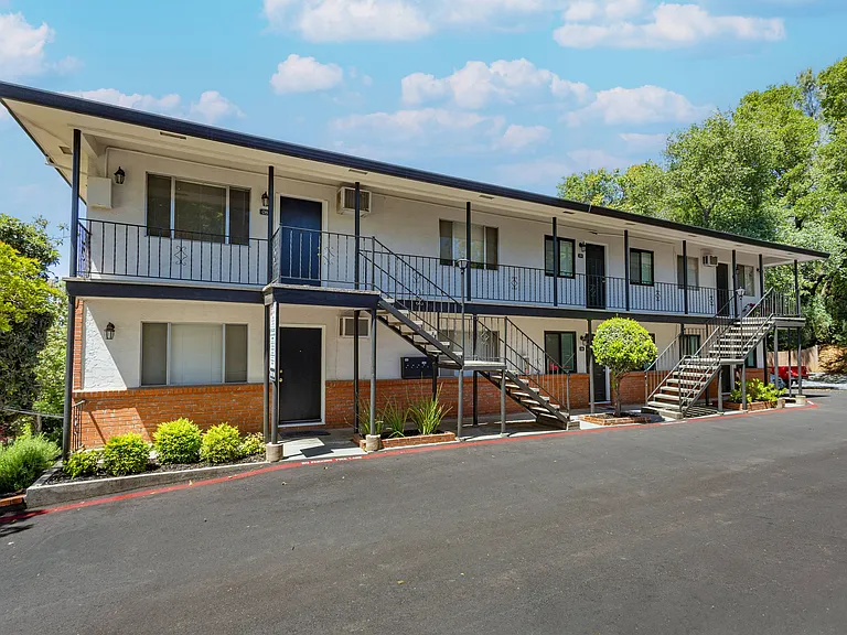 St. Francis Apartments — Photo 11