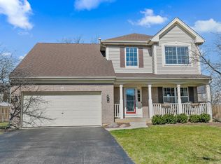 11 Hayward Ct, Lake In The Hills, IL 60156