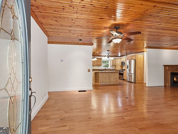 5th image of 118 Brenda Ln