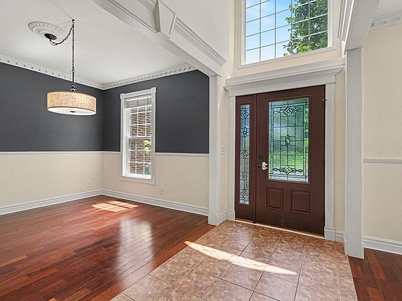 4th image of 10036 Cedarwood Dr