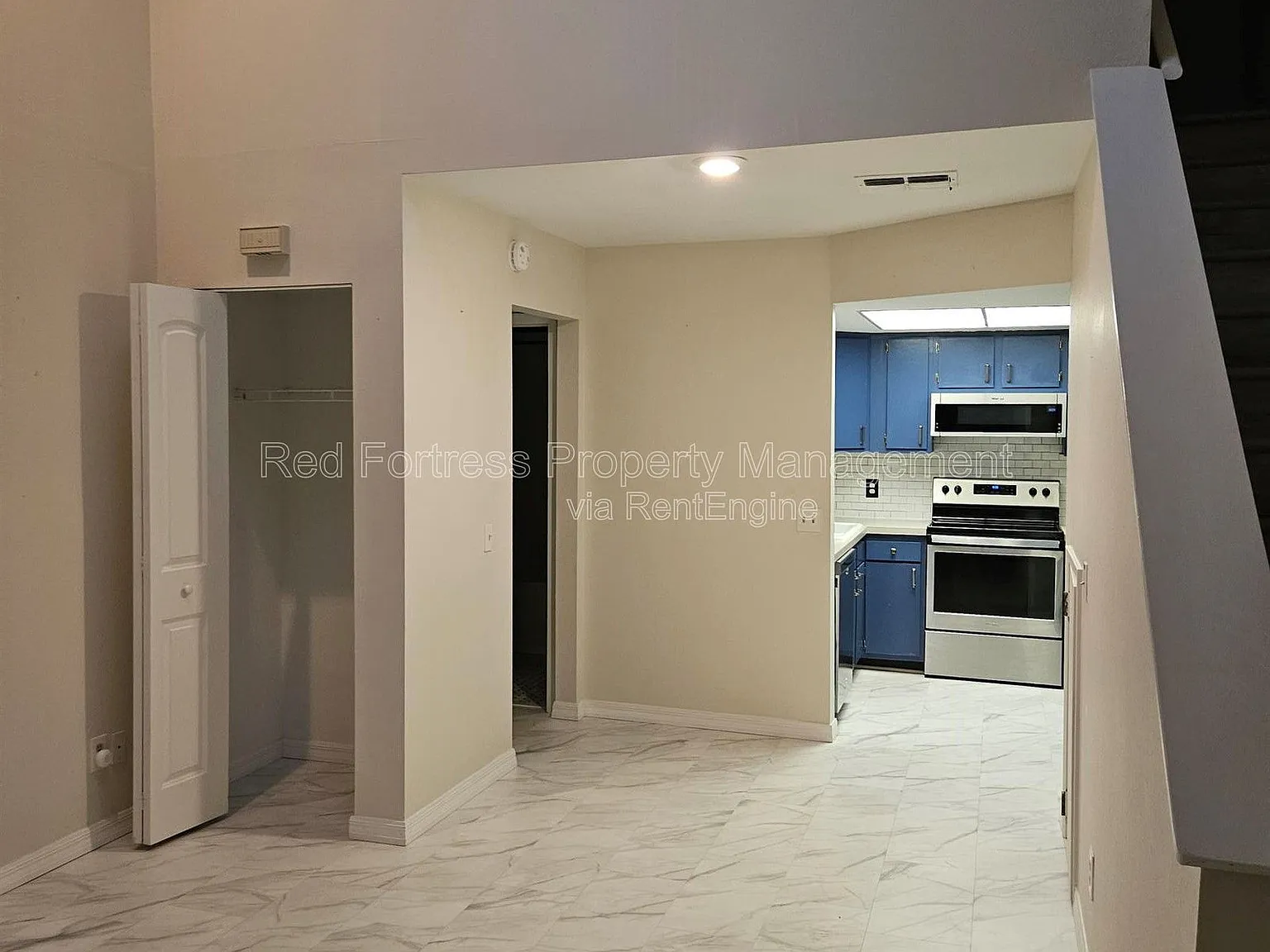 2 bed, 2.0 bath, 987 sqft, $1,529 — Photo 4