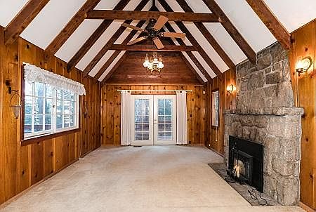 2nd image of 631 Victoria Ct