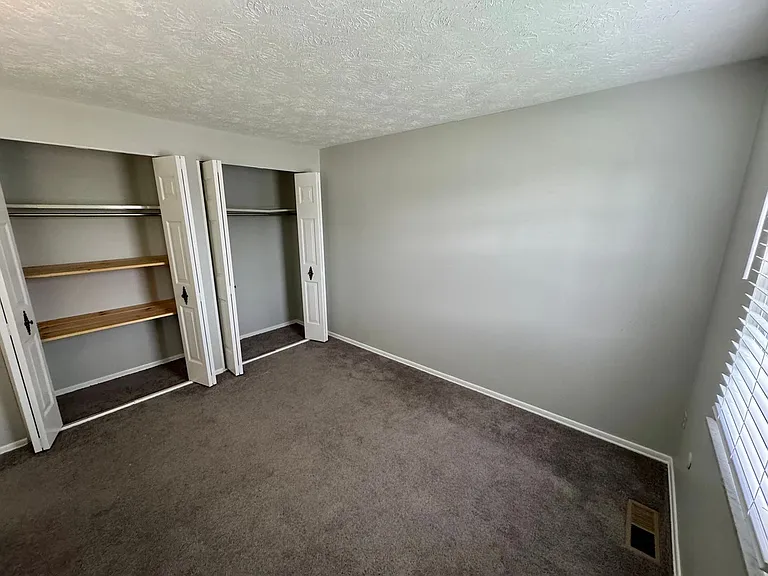 244 E Commons Dr — Photo 39
