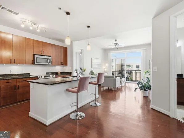 711 Cosmopolitan Dr #326, Atlanta, GA 30324