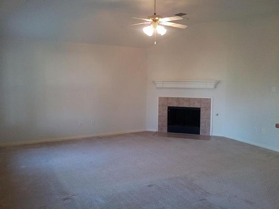 3rd image of 722 Dover Park Trl