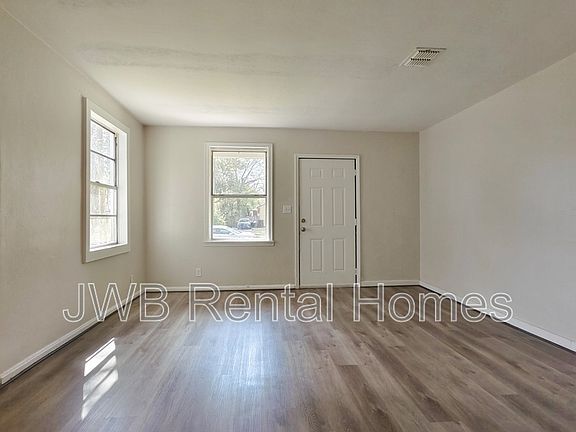 5th image of 2148 Allandale Cir N